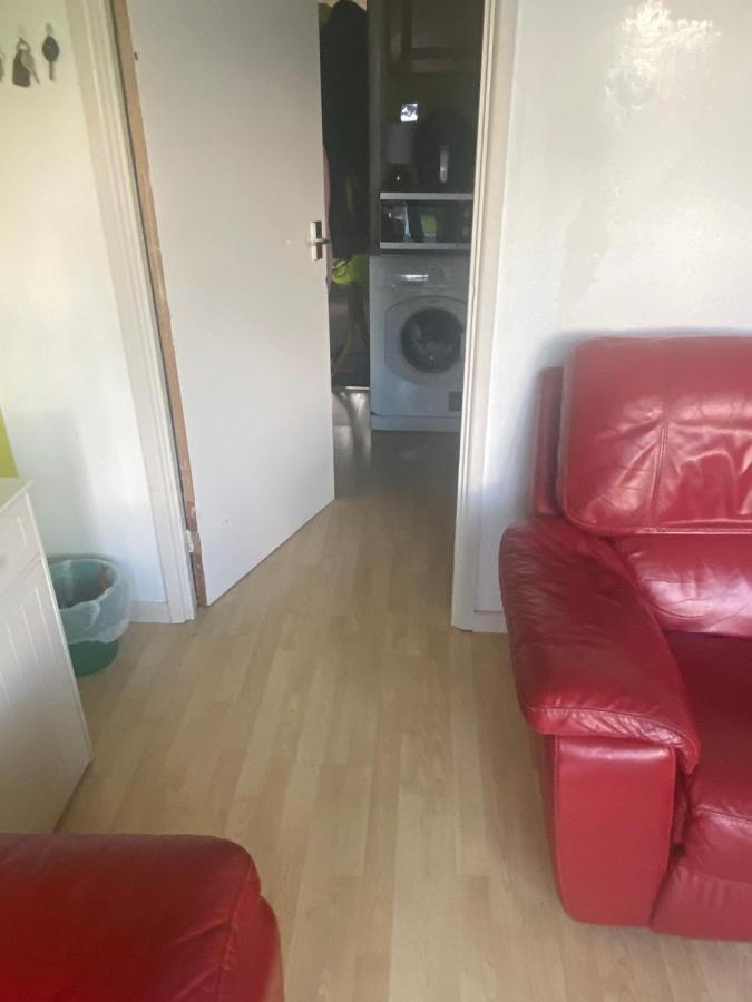 Travelling Stop Apartamento Swindon Exterior foto