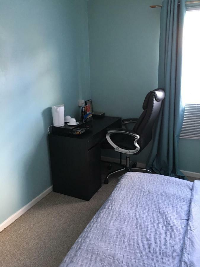 Travelling Stop Apartamento Swindon Exterior foto