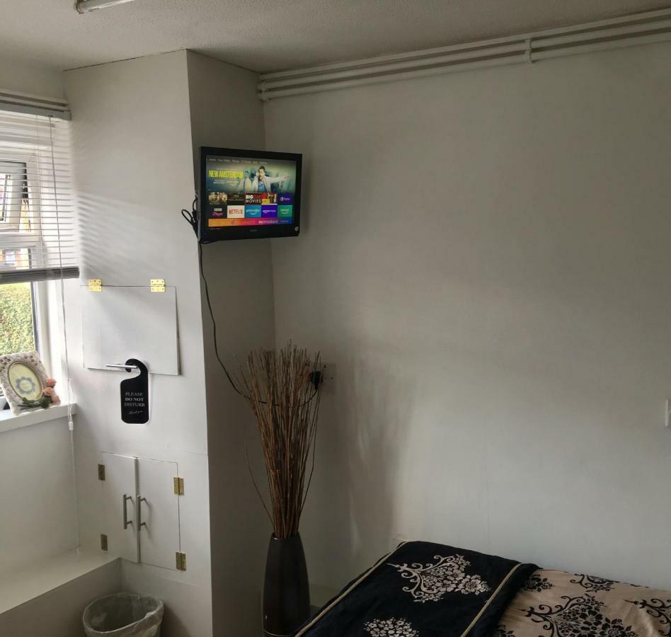 Travelling Stop Apartamento Swindon Exterior foto