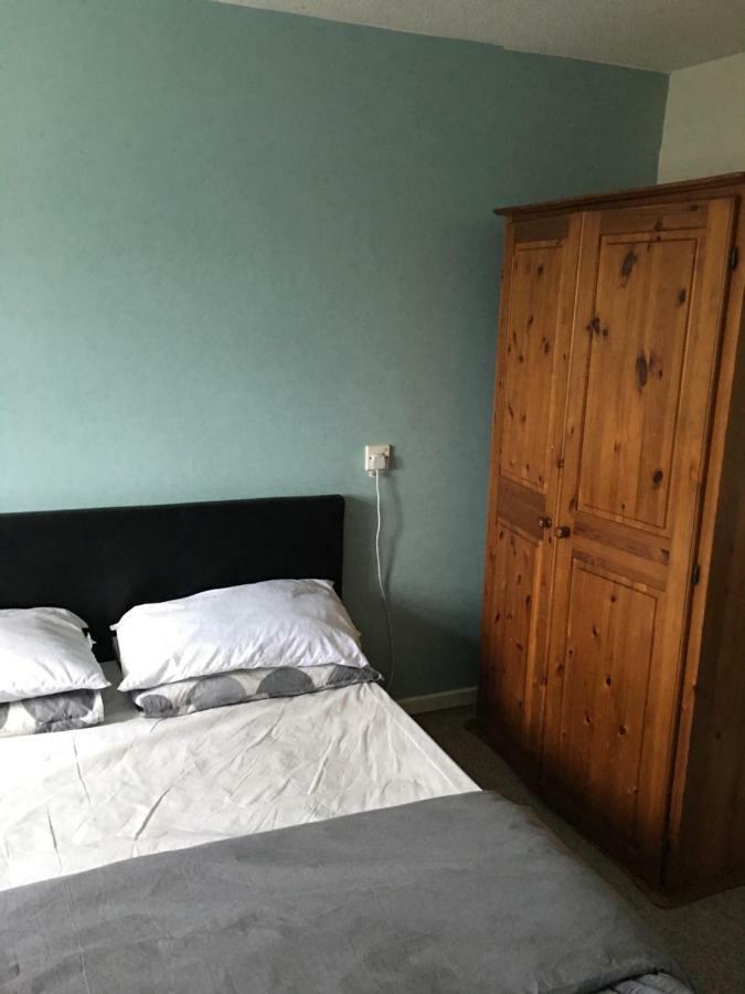 Travelling Stop Apartamento Swindon Exterior foto