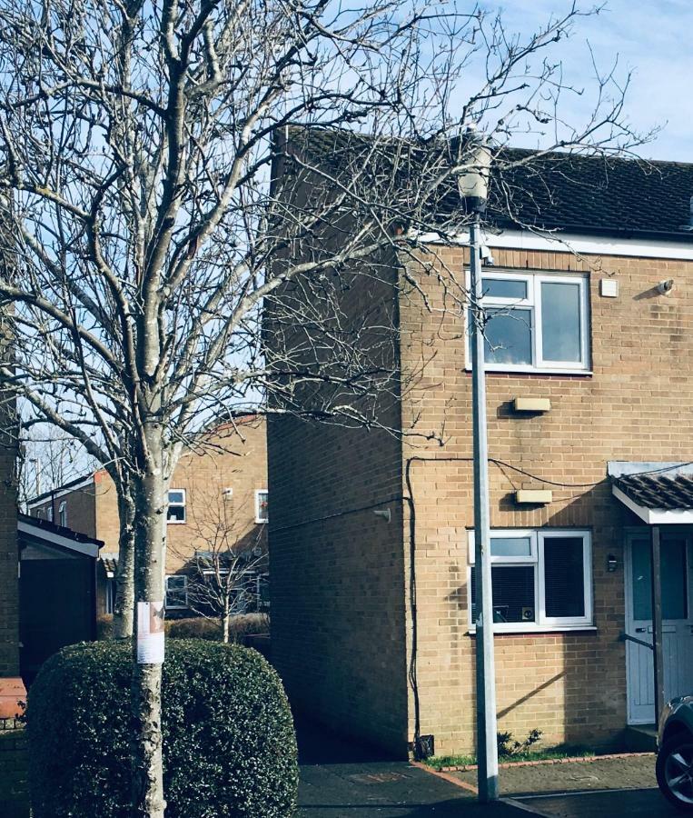 Travelling Stop Apartamento Swindon Exterior foto