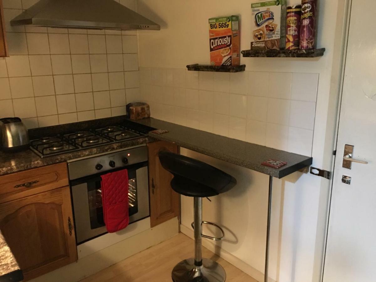 Travelling Stop Apartamento Swindon Exterior foto