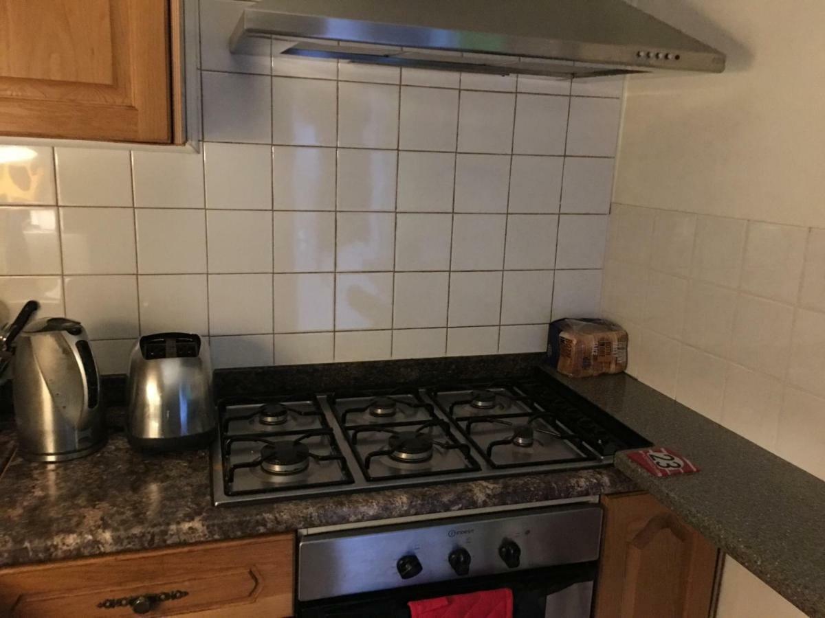 Travelling Stop Apartamento Swindon Exterior foto