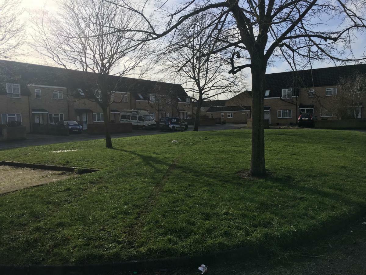Travelling Stop Apartamento Swindon Exterior foto