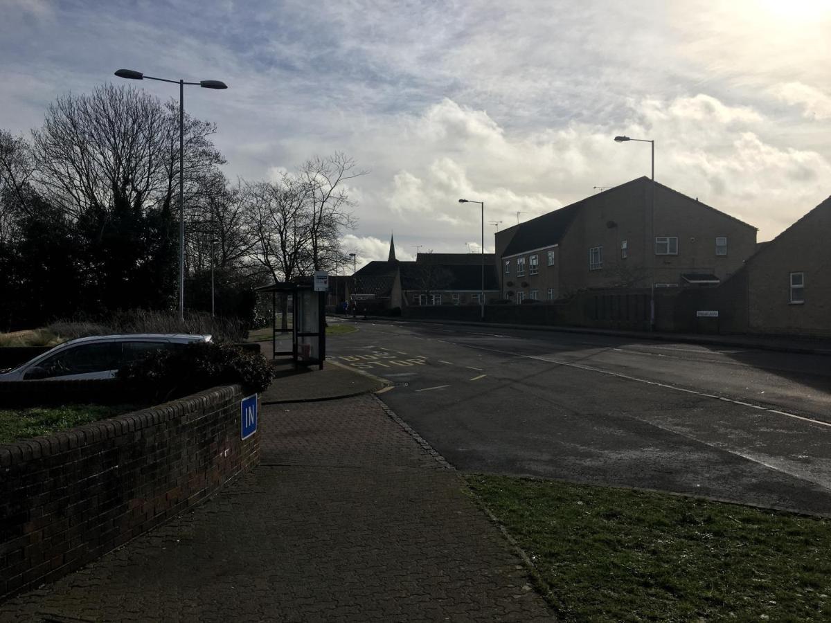 Travelling Stop Apartamento Swindon Exterior foto